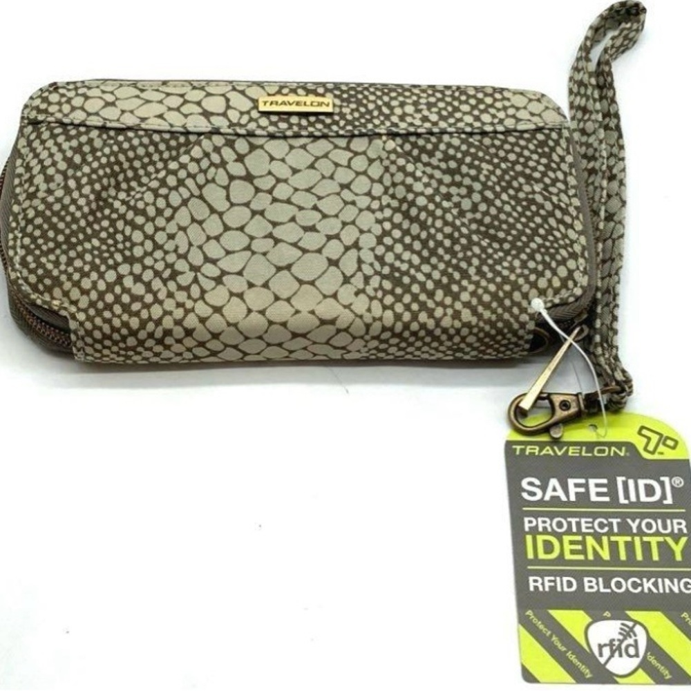 Travelon RFID Blocking Wristlet Travel Wallet Beige Animal Print Safety Id Zip